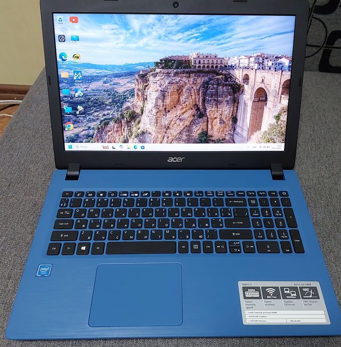 Продам ноутбук ACER 15" Intel 8Gb 120 SSD