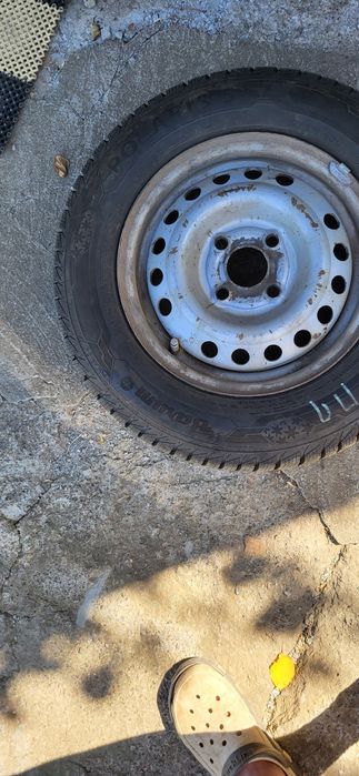 Продам зимнюю резину Барум 175/70 R13 с дисками