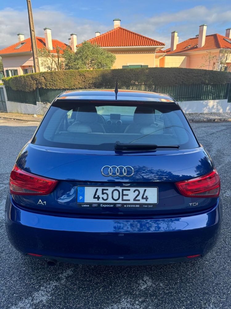 AUDI  A1   1.6 TDi  DIESEL  ANO 2010   AR CONDICIONADO