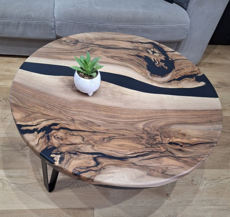 Stolik kawowy orzech włoski z żywicą 80cm
