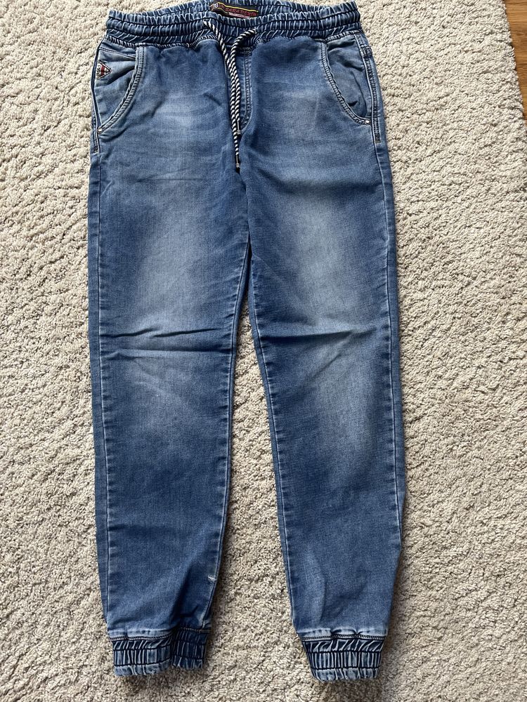 Spodnie joggery 34