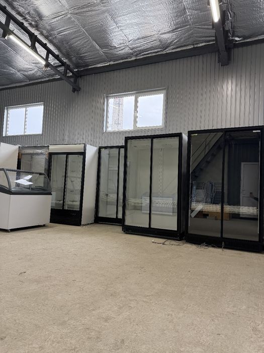 Холодильна вітрина холодильник вітрина