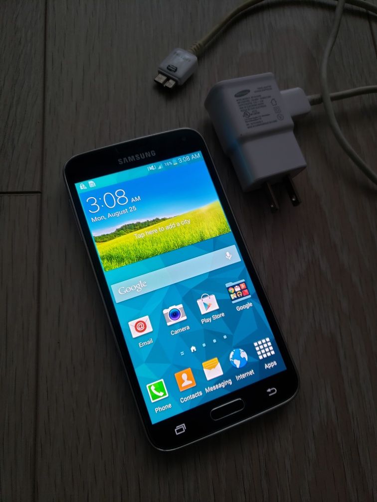 Samsung s5 czarny z ładowarką i szkłem hartowanym