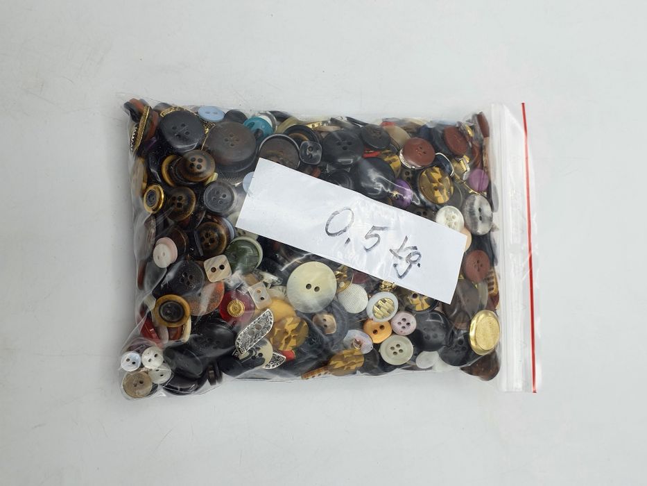 Guziki mix zestaw 0,500 kg.