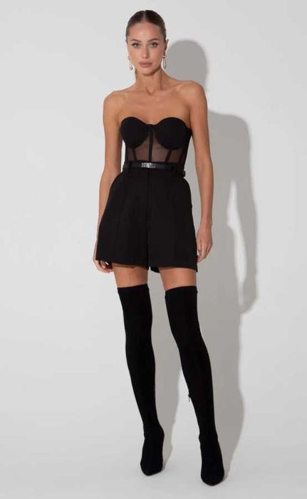 Чорні шорти з костюмної тканини жіночі чорні костюмні шорти вовк VOVK