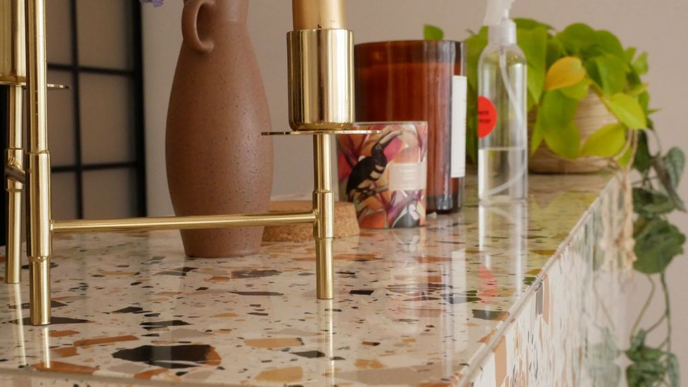 Перукарське крісло в vip залі  в центрі міста. Світло є!!