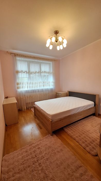 Оренда Двох кім. квартири з інд.опаленням район вул.Скальда