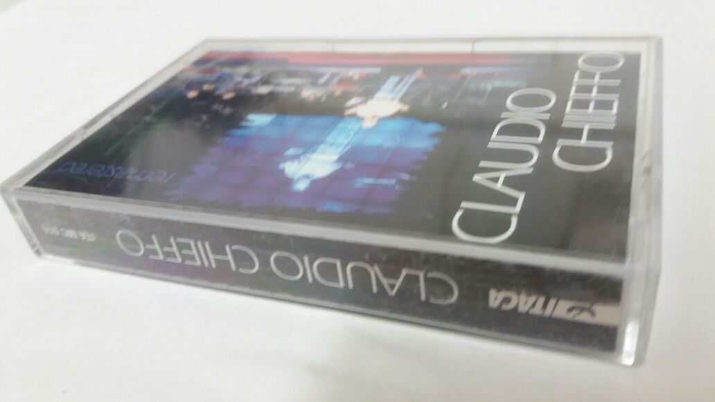 Lote de 2 cassetes audio do cantor italiano Claudio Chieffo