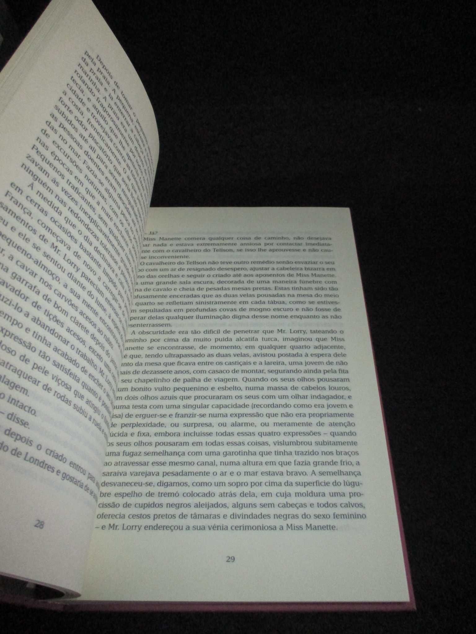 Livro História de Duas Cidades Charles Dickens