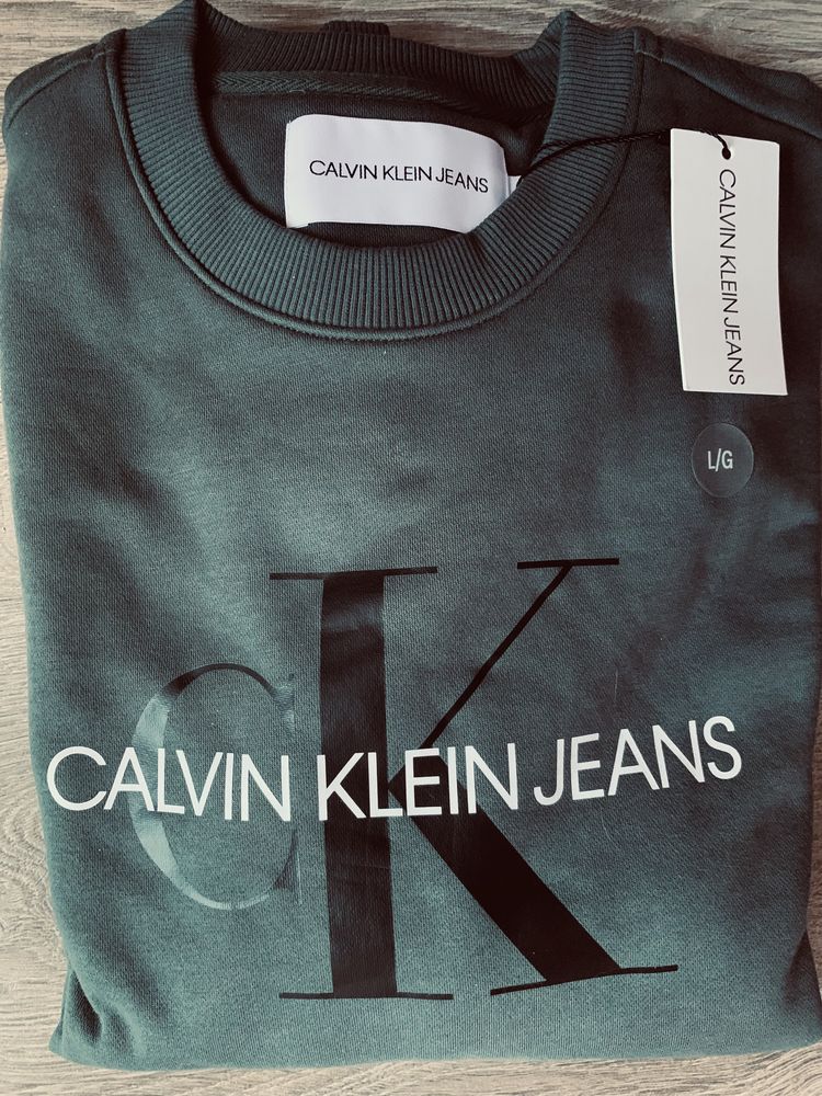 Продаю мужской свитшот Calvin Klein