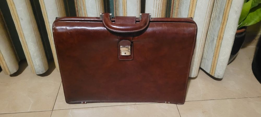 Mala excutivo em pele genuína artesanal com fechadura 17"