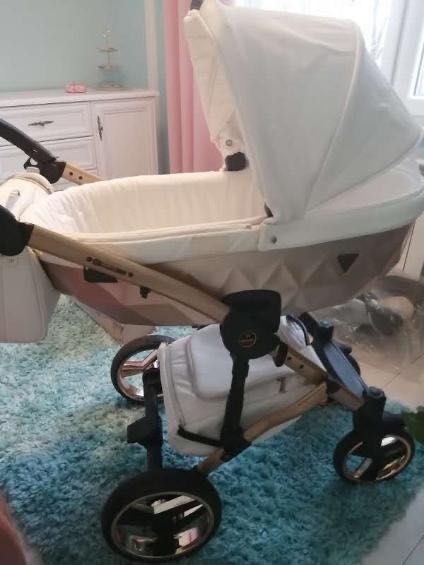 Sprzedam wózek dziecięcy Junama  Diamont 2 w jednym.