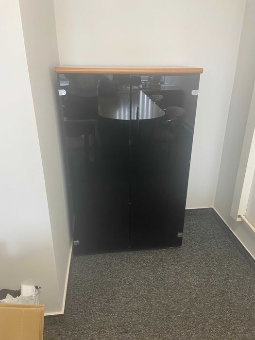 Sprzedam meble, szafka/ witryna, stół