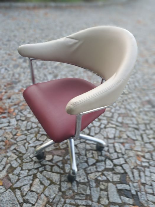 Sprzedam biurko narożne z nadstawką - krzesło graris