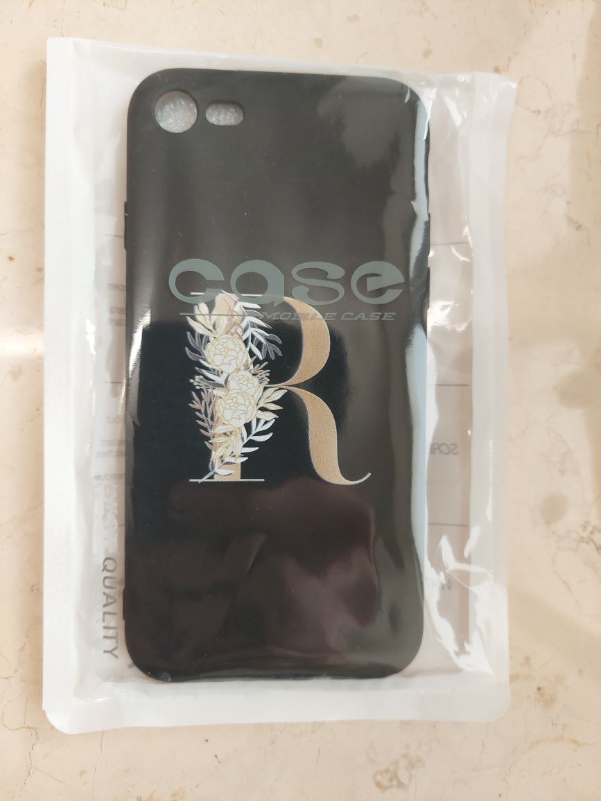 Case etiu iPhone 7 8 se 2020 czarny litera R kwiaty nowy imię