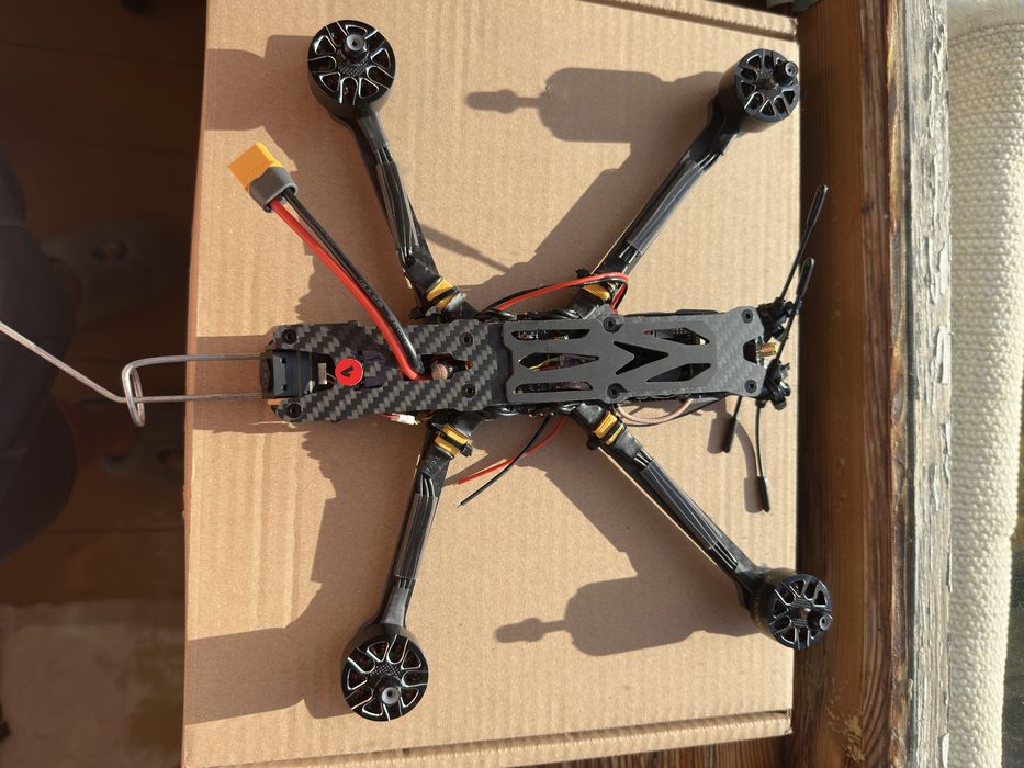 Обміняю на авто дрон фпв