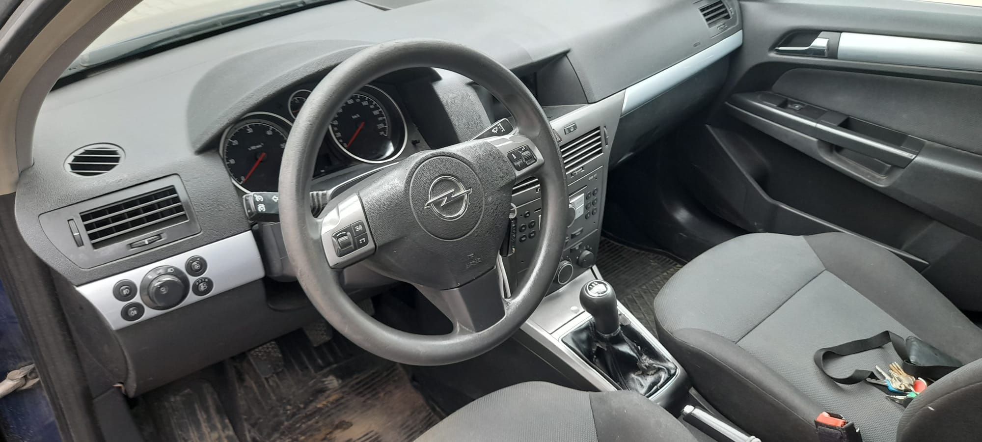 Opel Astra 2005 r.  Czytaj opis