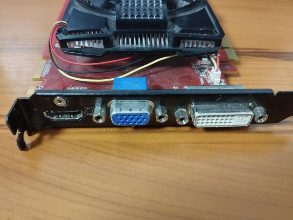 Продам відеокарту Asus Radeon HD 5670 1gb