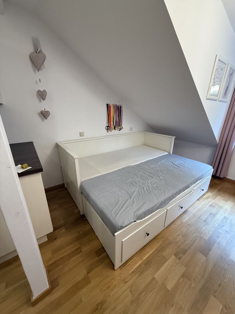 Łóżko Ikea Hemnes z 2 materacami