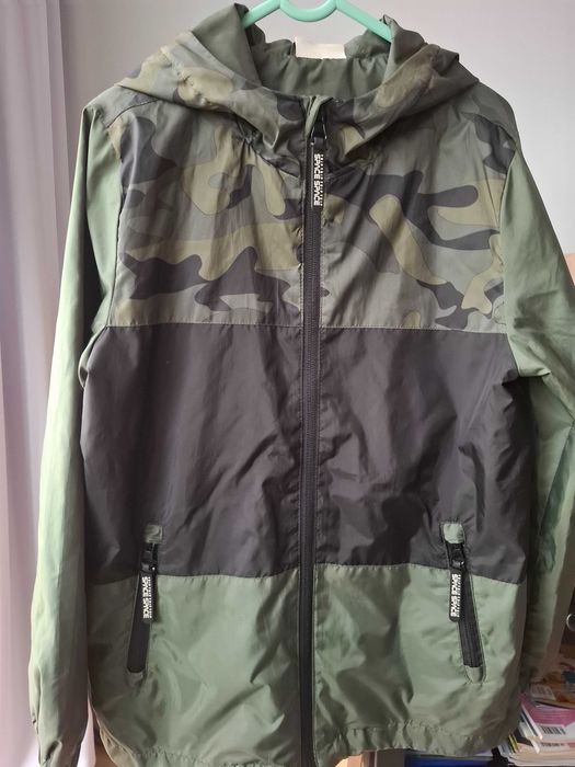 kurtka chłopięca przejściowa wiatrówka moro zielona Coccodrillo 134