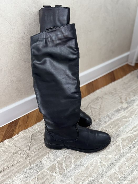 Шкіряні чоботи з високою халявою