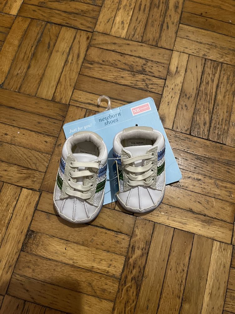Nowe buciki Carter’s new born, niechodki