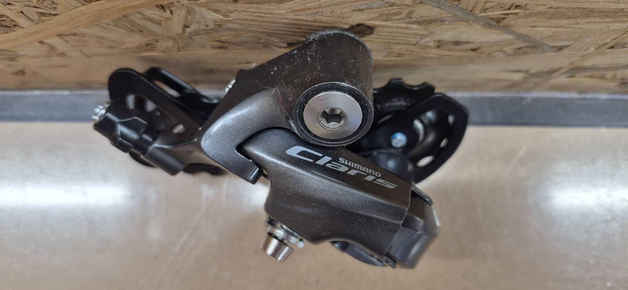 Przerzutka Shimano Claris RD-R2000ss. 8s