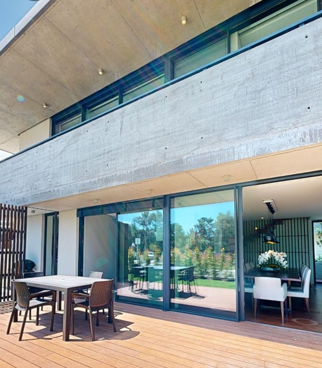 Moradia T4 com piscina e jardim privativo em Cascais