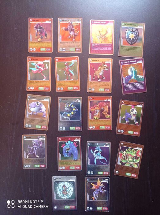 Caderneta Invizimals com 273 Cartas (Vendo em Separado)