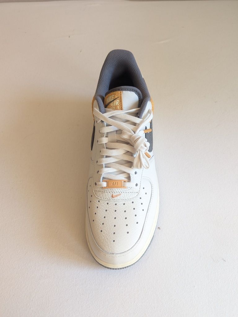 Nike Air Force 1' 07 LV8 43 размер