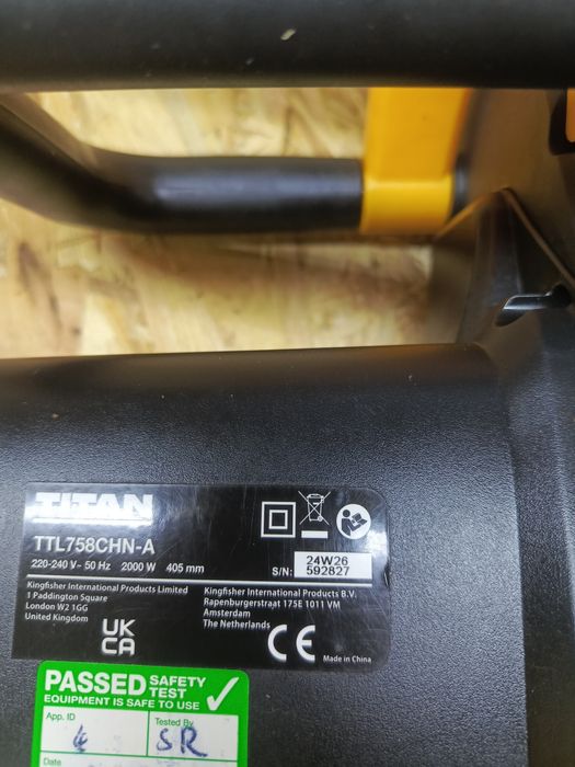 Nieużywana pilarka elektryczna łańcuchowa titan 2000w ttl758chn-a