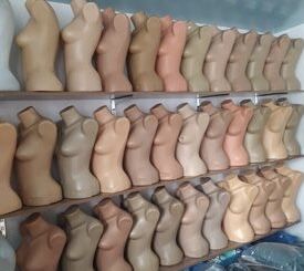 Манекени жіночі манекени, торси, пластикові половинки манекенів