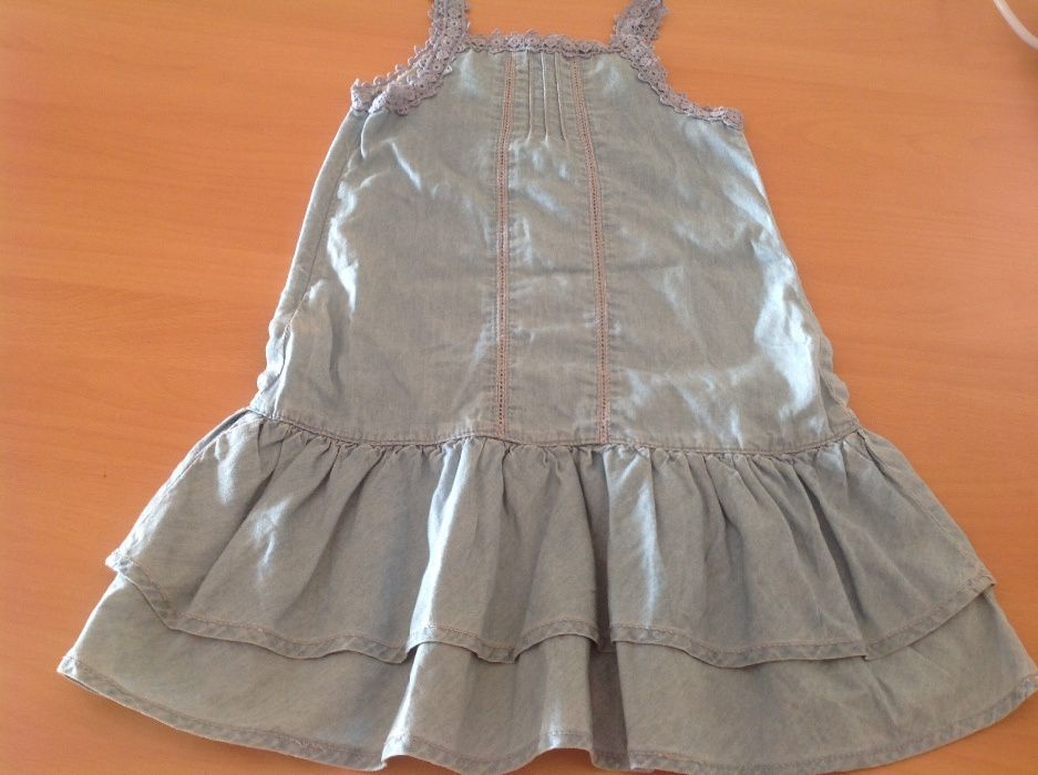 Dois Vestidos de menina, Zara 4/5 e 8 anos