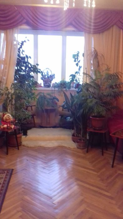 Продаж 3-кімнатної квартири в самому центрі Броварів.