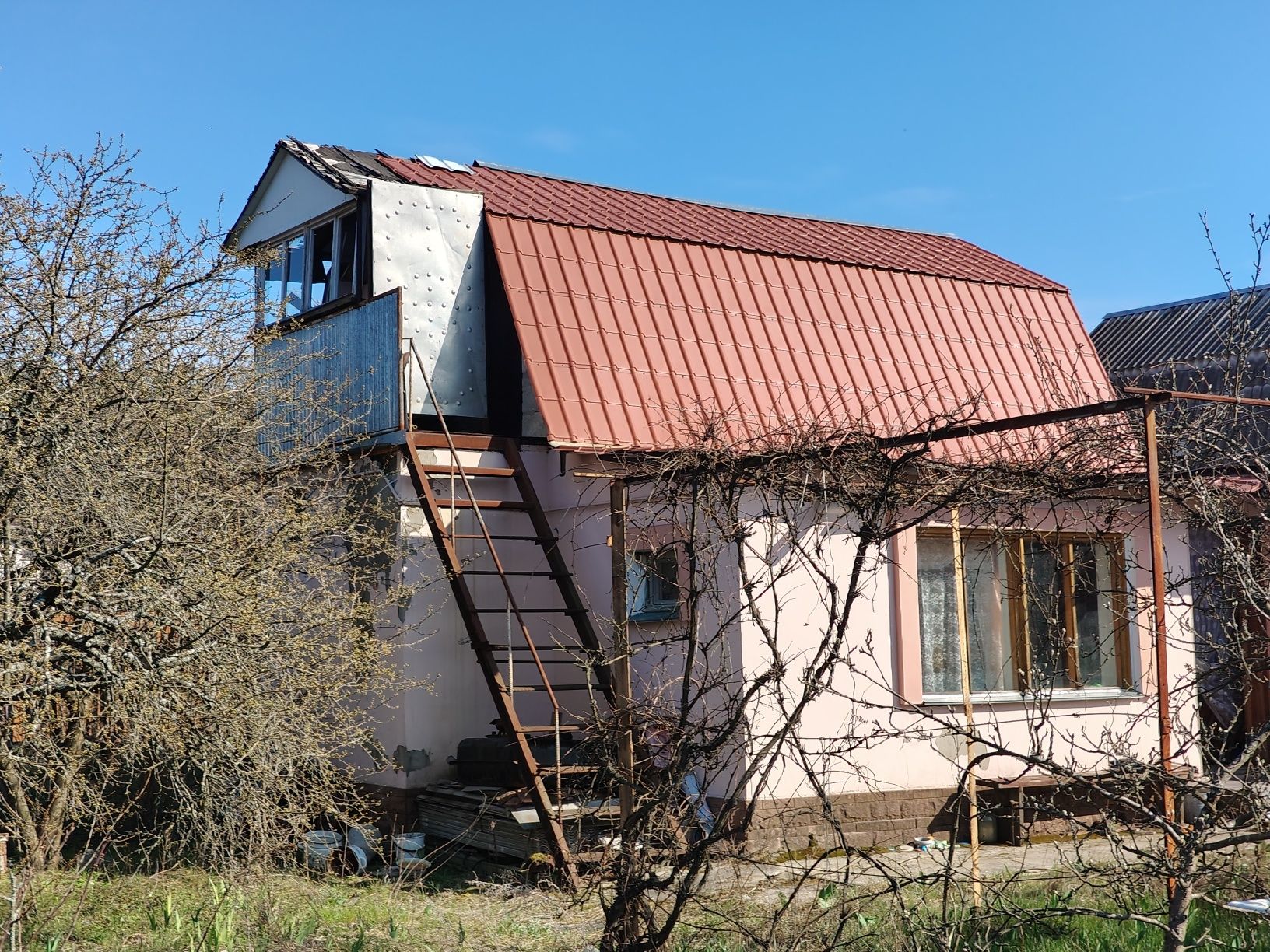 Пороскотень - продам дачу неподалік від лісу !