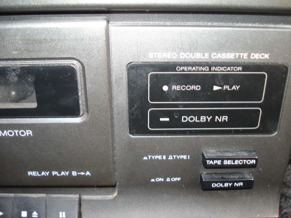 Aparelhagem Sony dos anos 90 a funcionar