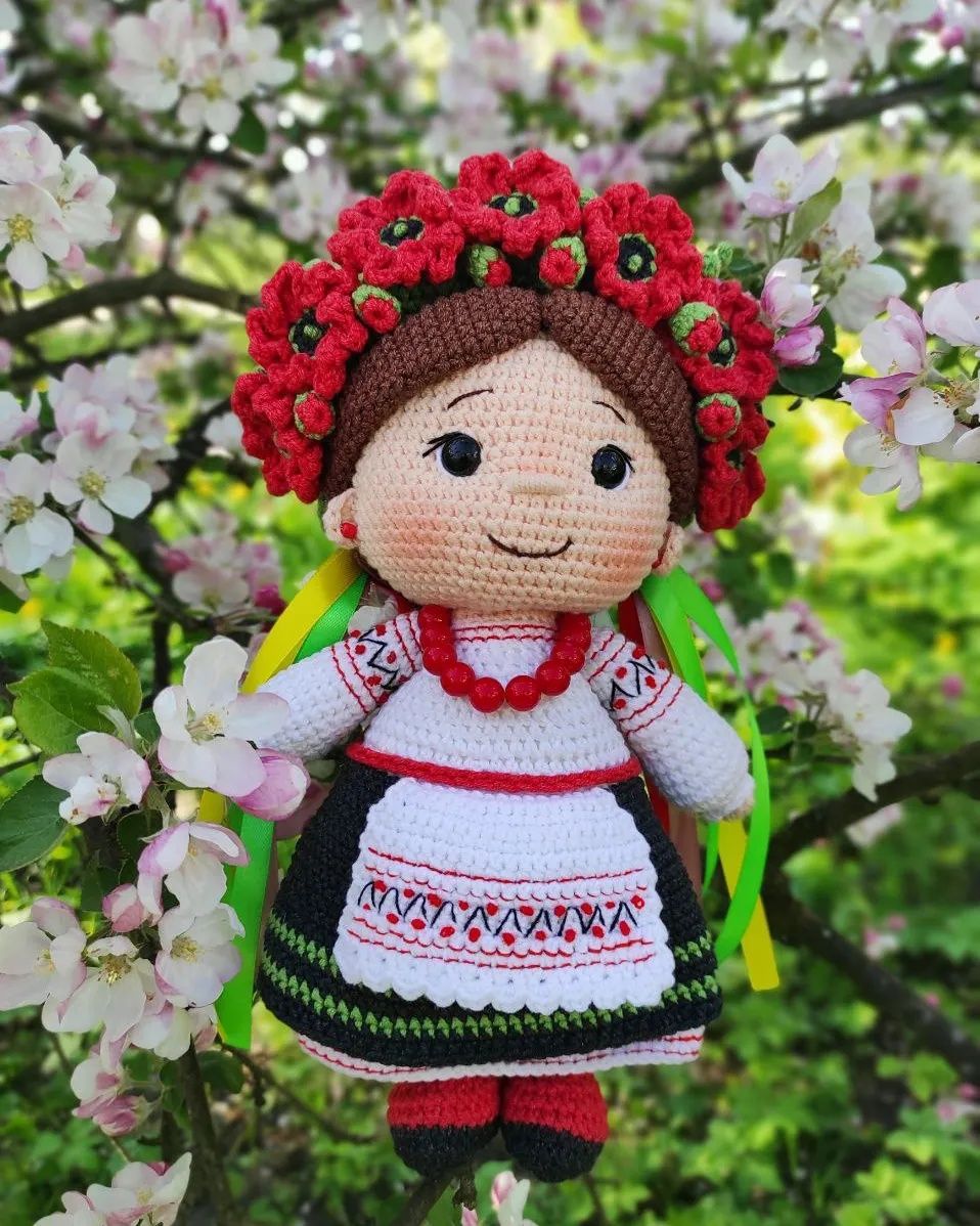 Українка з маками гачком, інтер'єрна іграшка, лялька ручної роботи