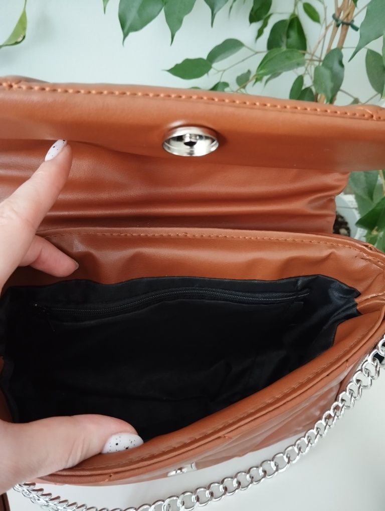 Torba damska pikowana brązowa listonoszka