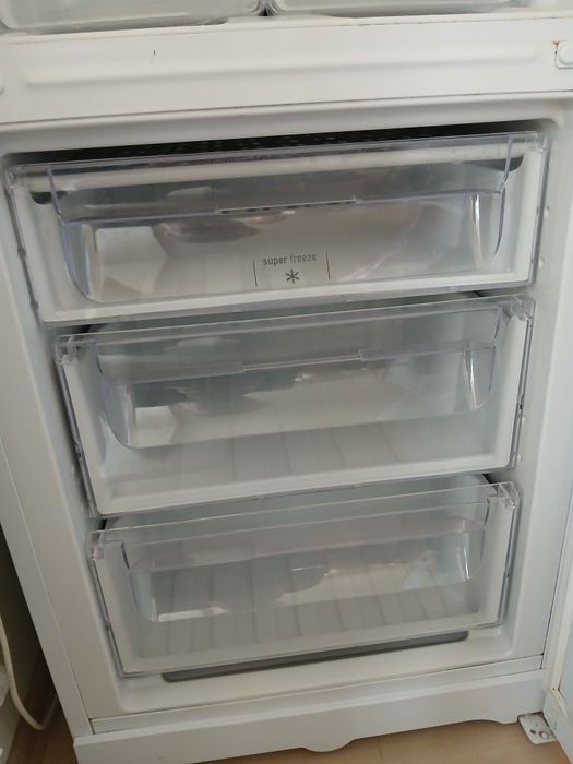 Холодильник Ariston Hotpoint