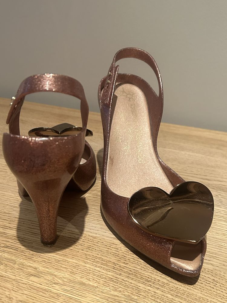 Melissa Vivienne Westwood 39
