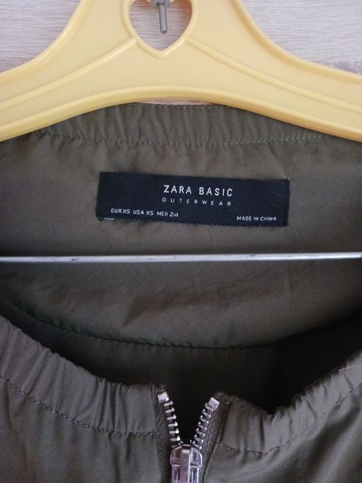 Casaco bomber verde, Zara