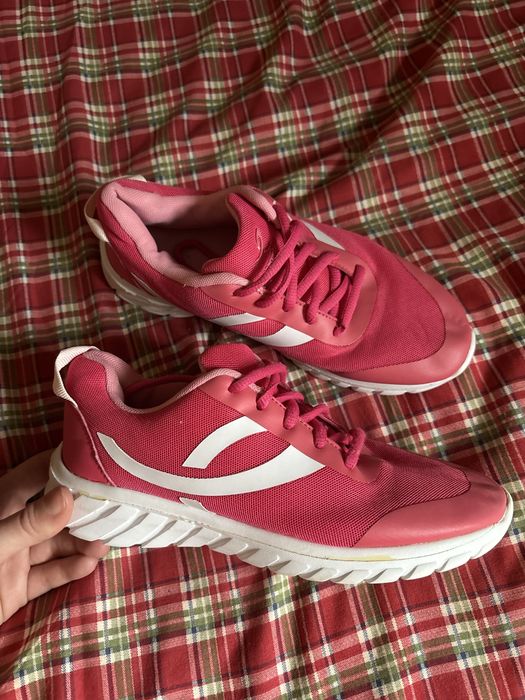 Кросівки для дівчинки спортивні 37 р