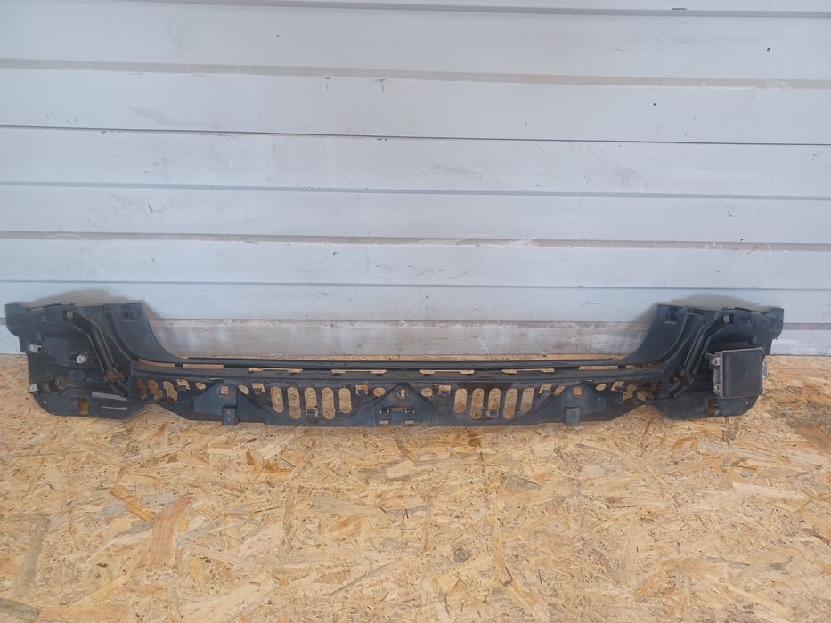 Ślizg zderzaka tył środkowy  bmw 7 F01 F02