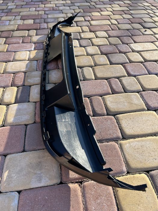 Задній бампер, накладка, диффузор VW Golf 7