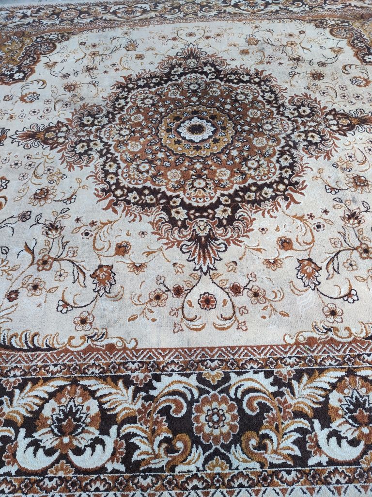 Dywan 3.90 m 3 m