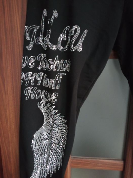 Spodnie dresowe firmy T.A.T.U