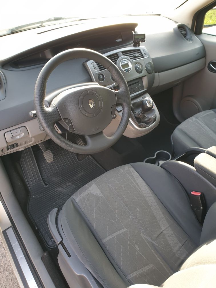 Renault Scenic 2006рік 2.0 газ/бензин