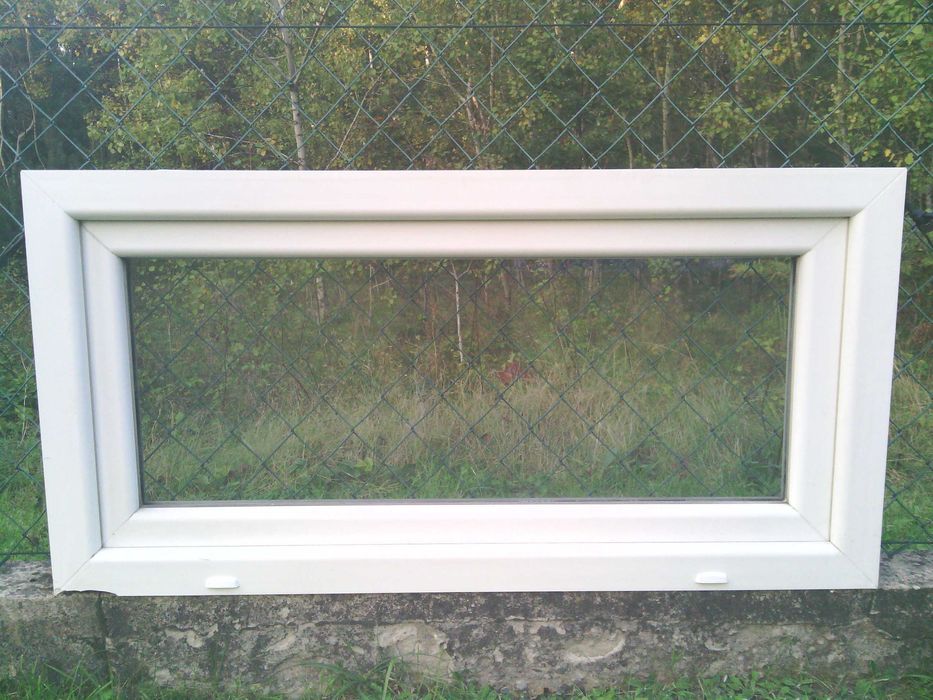 okno plastikowe białe 113 x 57