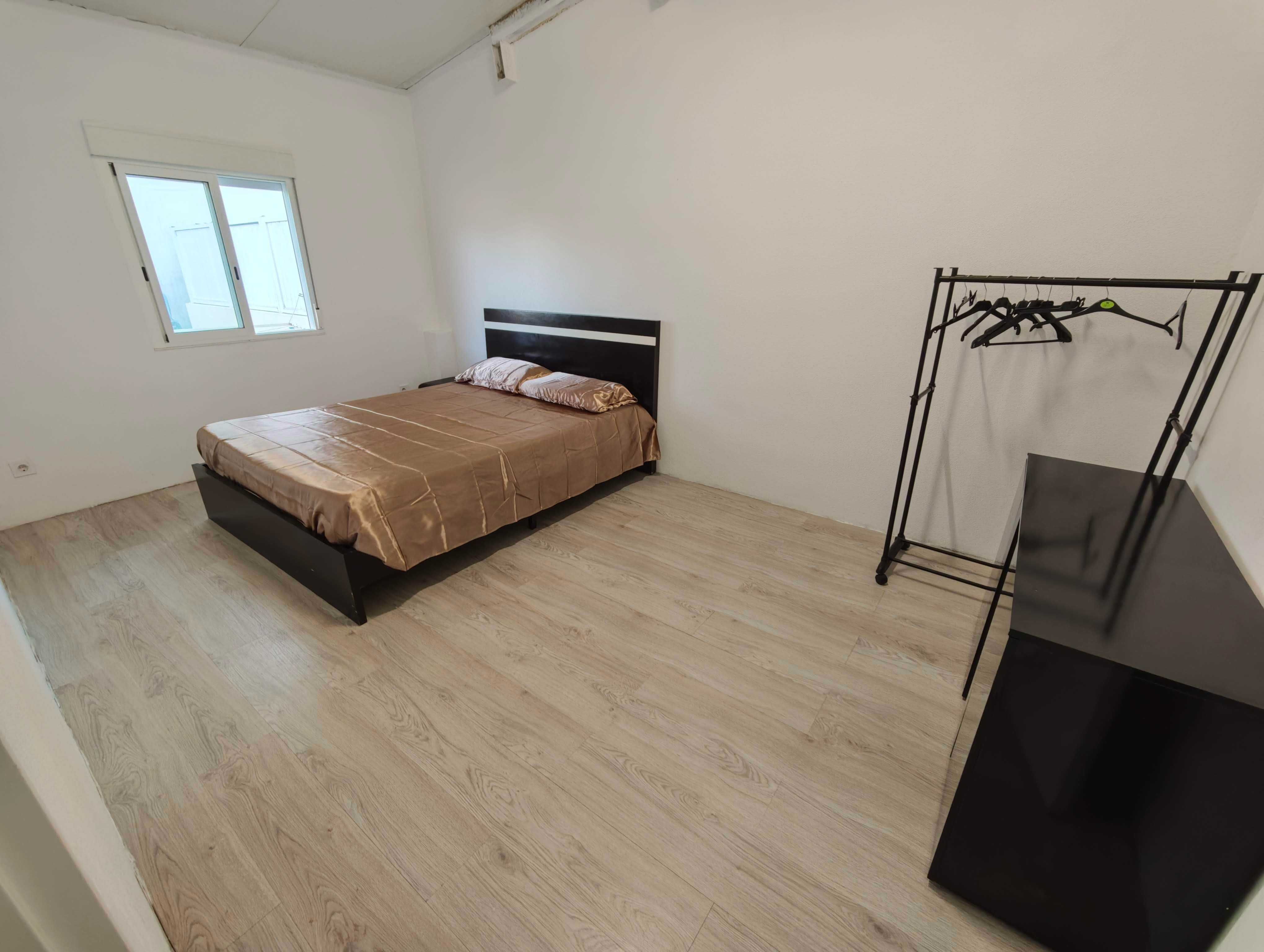 Alojamento Esmoriz Lounge GuestHouse (Piscina incluída) até 4 Pessoas