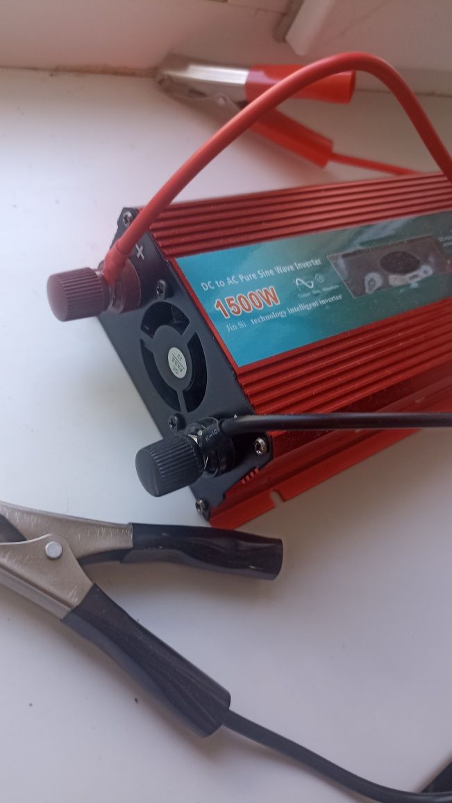Інвертор Перетворювач 12v to 220v 1500w зарядка в подарунок